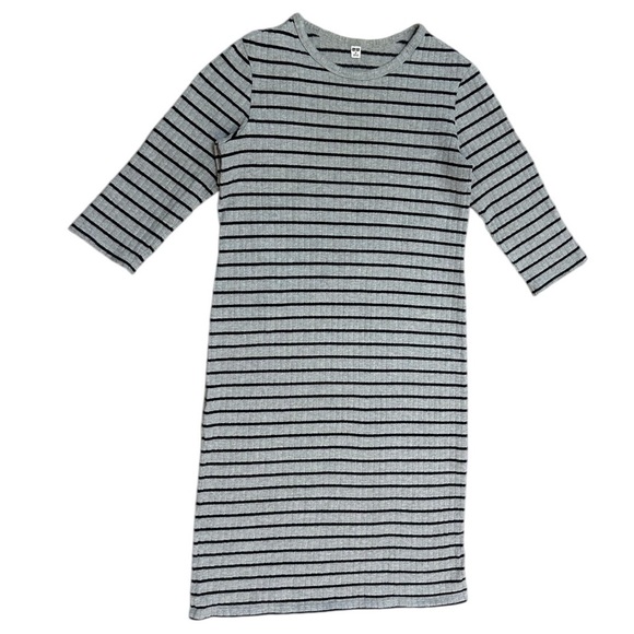 UNIQLO Women’s Striped Gray and Black Knit Dress Size Medium Like New Condition - Picture 1 of 15